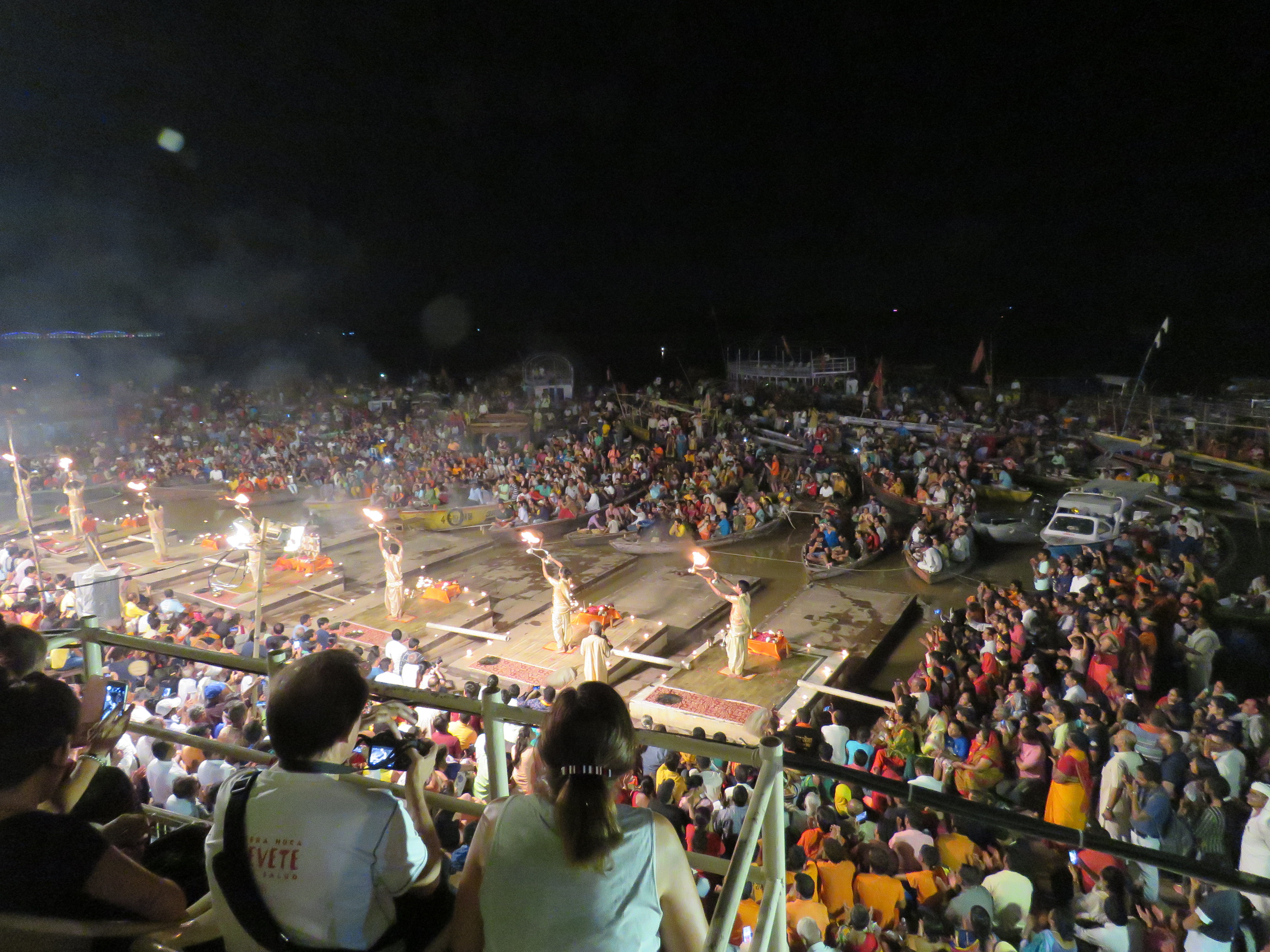 02 Varanasi Rittual am Manikarnika Ghat