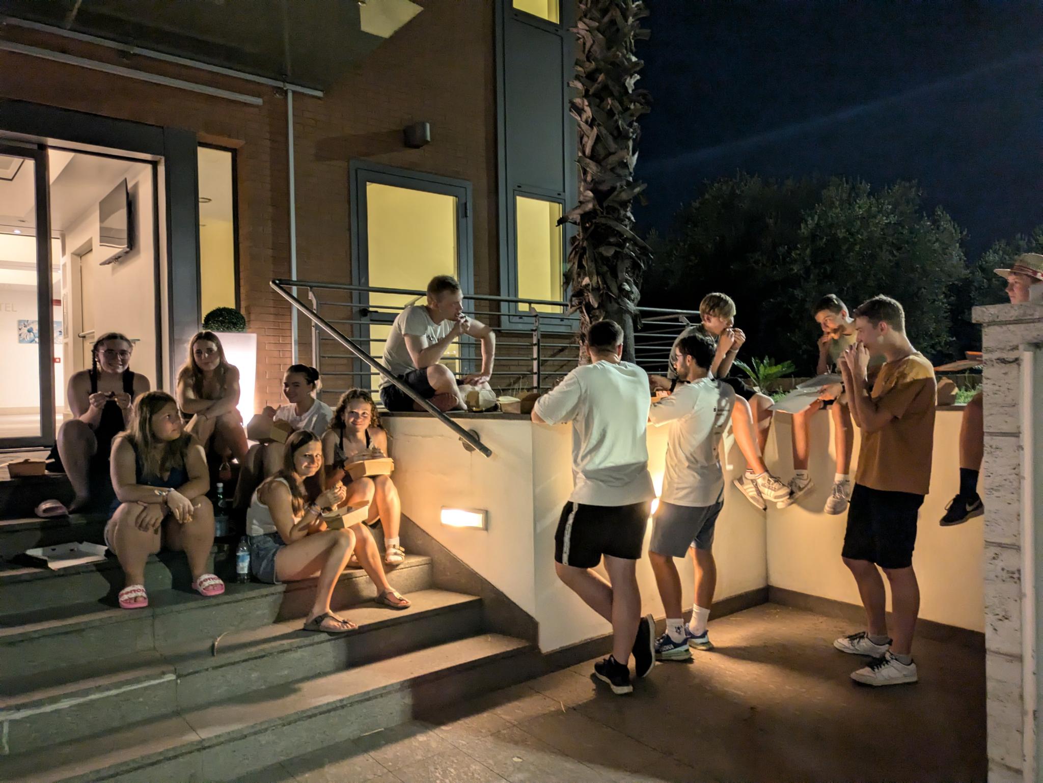 Rom Abend vor dem Hotel